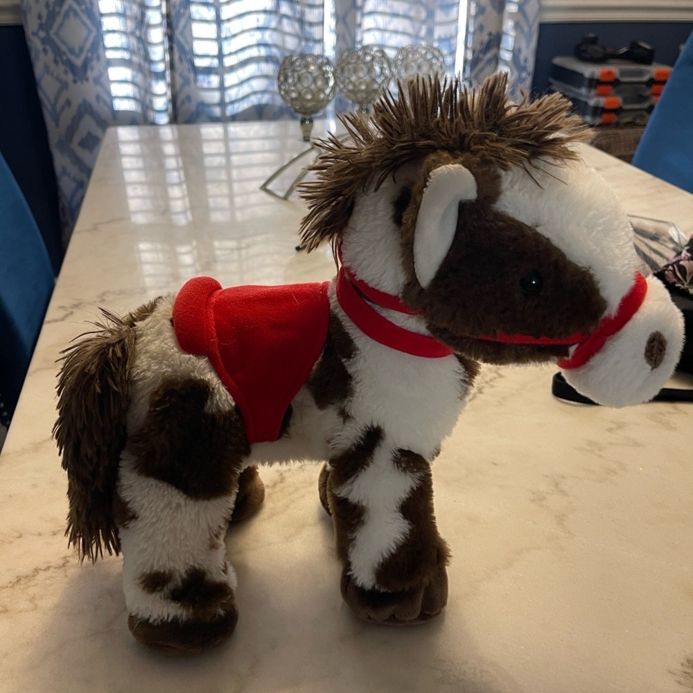 Dan Dee jingle bell horse‎ walks and neighs